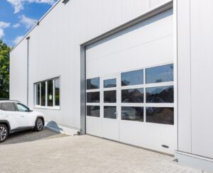 Beispiel für Sektionaltor mit Schlupftür Beispiel für Sektionaltor mit Schlupftür