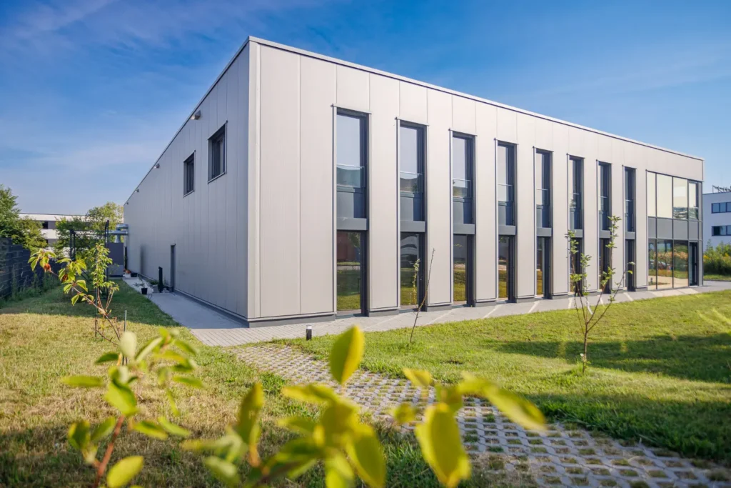 beispiel leichtbauhalle